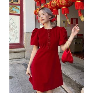 chuuchop_พร้อมส่ง(C7562) 🏮🥮 PAO PEI mini dress เดรสสั้นแต่งกระดุมผ้ากำมะหยี่สีแดง
