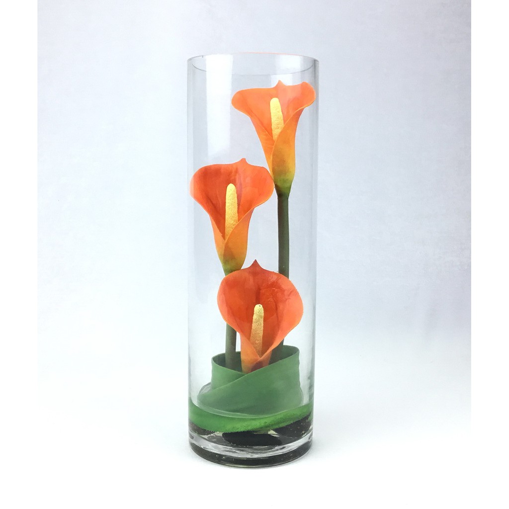 แจกันดอกไม้ประดิษฐ์-ดอกคาล่าลิลลี่จัดในแจกันแก้วทรงสูง-ดอกไม้พร้อมแจกัน