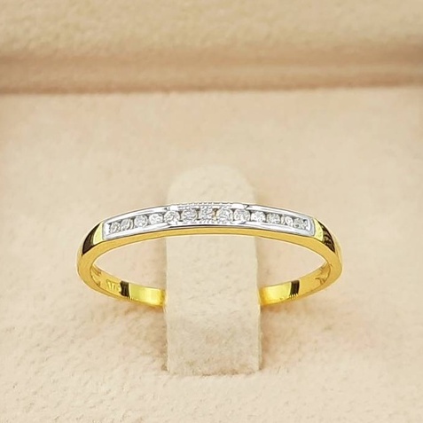 ภาพหน้าปกสินค้าSK Jewelry แหวนแถวฝั่งสอด  เพชร 13 เม็ด ทองแท้ 9K (37.50%) สินค้า   มีสินค้าพร้อมส่ง   SK-R0026