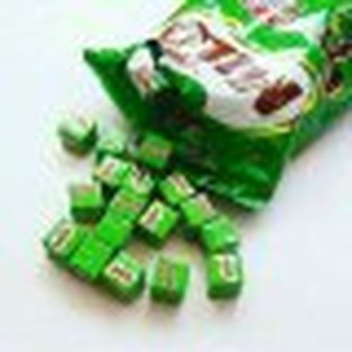 Milo Enenergy Cube ขนมชอคโกแลต (1 ห่อมี 100 ก้อน)