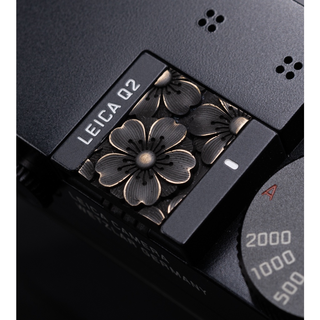 Hot Shoe Cover Flower Vintage Brass ปิดช่องแฟลช ทองเหลืองรมดำ Leica Q3