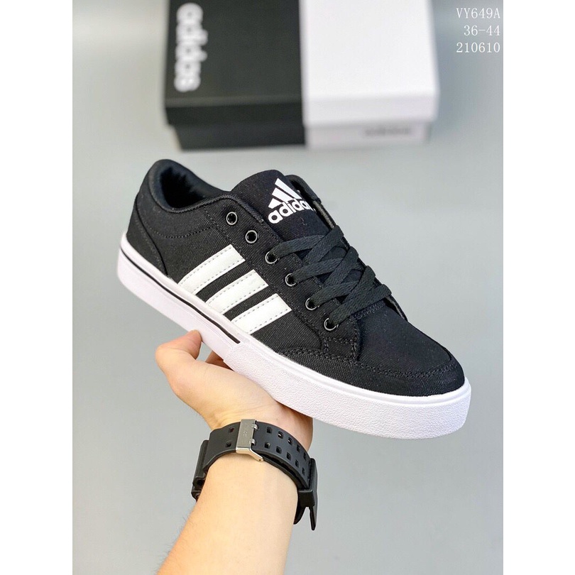 ภาพหน้าปกสินค้าadidas SKATEBOARDING รองเท้า VS Set ผู้ชาย สีดำ AW3890