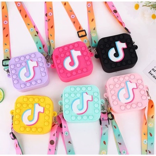 พร้อมส่ง🚀TikTok LOGO Pop It กระเป๋าของเล่น Fidget กระเป๋าของเล่น กระเป๋าใส่เหรียญ Push Bubble กระเป๋าสะพาย คลายเครียด