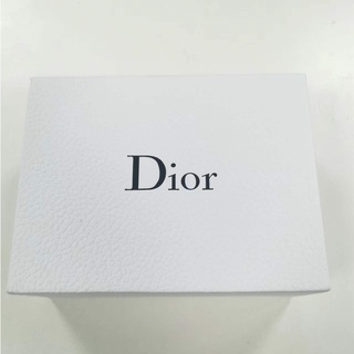 ภาพหน้าปกสินค้าDior Perfume Gift Box กล่องของขวัญดิออร์ ที่เกี่ยวข้อง