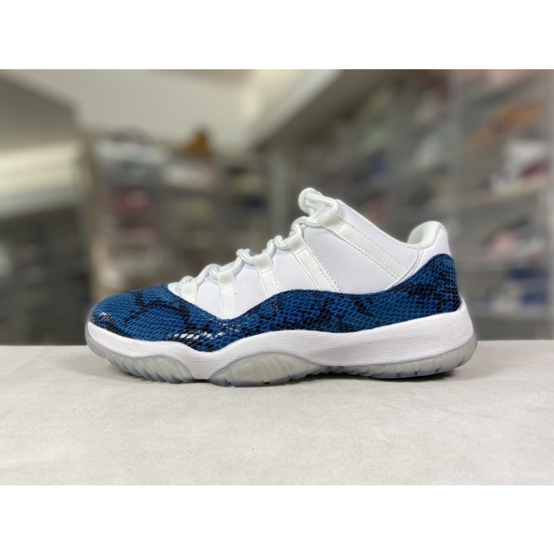 air jordan 11 navy snakeskin