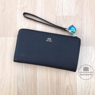 👍🏻LYN Saffiano wallet and wristlet (outlet) สีดำ