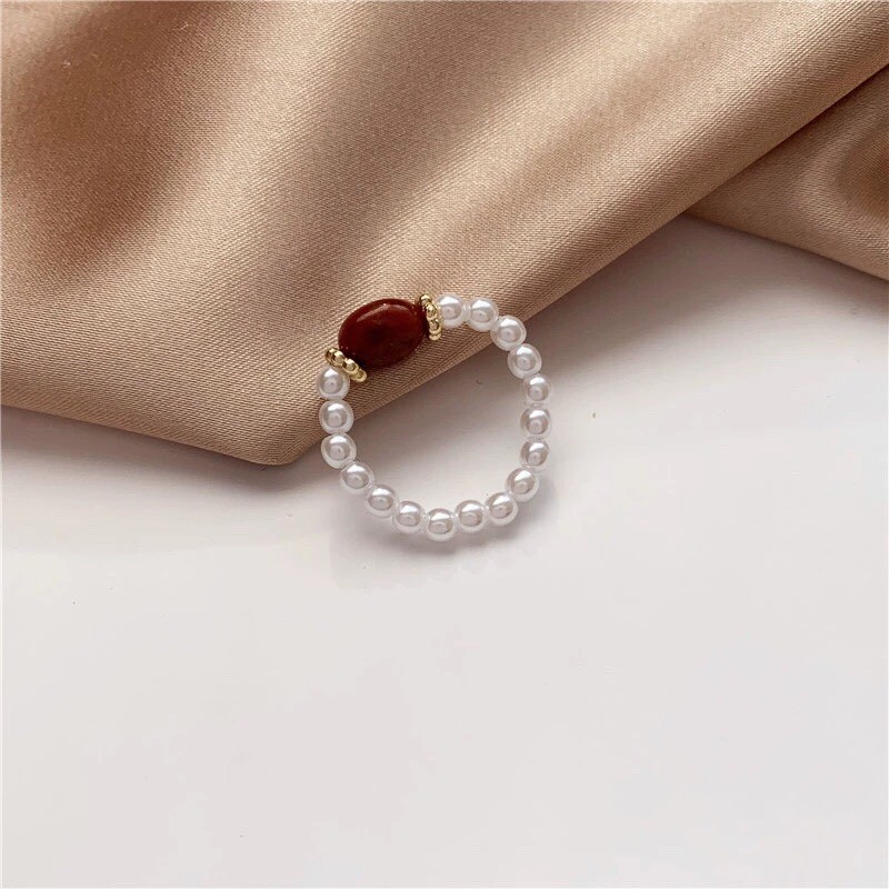 earika-earrings-pearl-beads-ring-แหวนลูกปัดสีมุกยางยืด-ฟรีไซส์ปรับขนาดได้