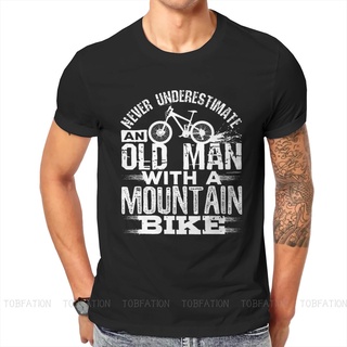 ขายดี!เสื้อยืดคอกลม ผ้าฝ้าย พิมพ์ลายจักรยานเสือภูเขา MTB Sport Lover Never Underestimate An Old Man สําหรับผู้ชายS-5XL