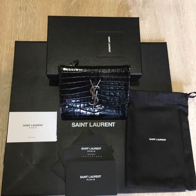 ใหม่ full set YSL UPTOWN COMPACT WALLET IN SHINY CROCODILEEMBOSSED