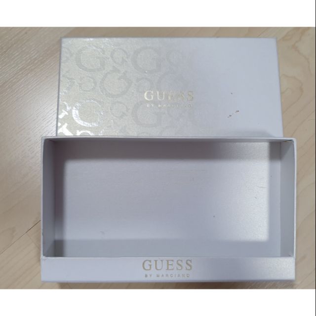 กล่องกระเป๋าสตางค์-guess