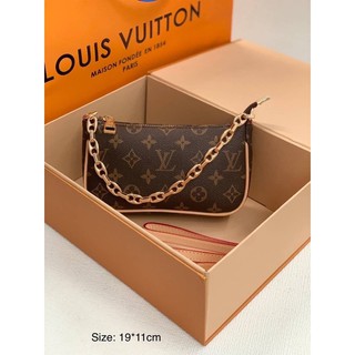 กระเป๋าสะพายข้าง Louis Vuitton ทรงพอช