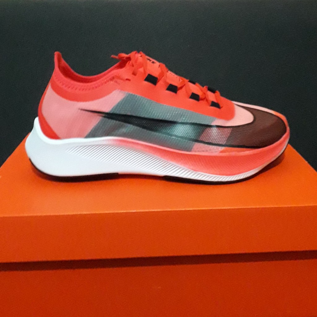 รองเท้าวิ่งไนกี้-nike-zoom-fly3-red-รุ่นยอดนิยม-มาใหม่