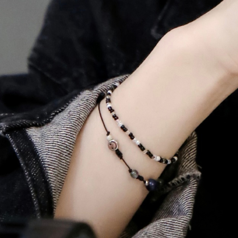 ราคาและรีวิวVG Handmade KPOP stray kids the same felix bangle สร้อยข้อมือลูกปัดยิ้มสร้อยข้อมือมูนสโตนสีเทา