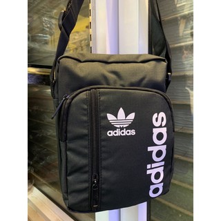 [ลิขสิทธิ์เเมท้] กระเป๋าเป้สะพายข้าง Adidas ทรงกระบอกใบใหญ่ ออกเเบบด้วยสกิลตัวใหญ่ด้านหน้า มี1ช่องซิปสวยเก๋สุดๆ🌷