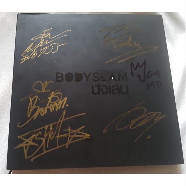 ลายเซ็นต์-บน-box-setคอนเสริ์ต-bodyslam-นั่งเล่น