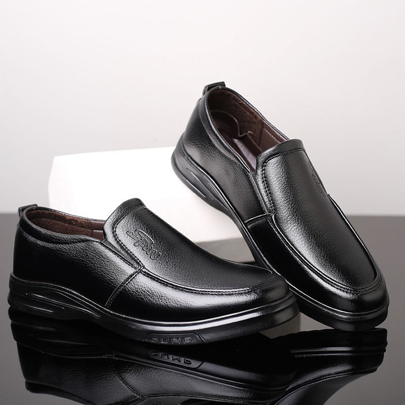 ภาพสินค้ารองเท้าผู้ชาย รองเท้าหนัง แฟชั่นลำลอง สำหรับผู้ชายถูก จากร้าน chotivitr1902 บน Shopee ภาพที่ 5