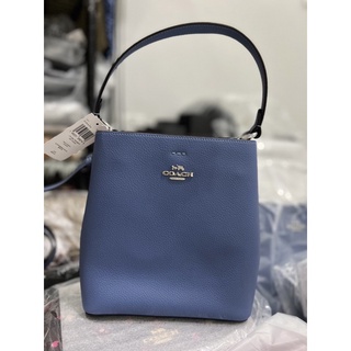 (ผ่อน0%) กระเป๋าสะพายข้าง Coach Small Town Bucket Bag 1011 หนังแท้ สีน้ำเงิน ทรงบักเก็ต