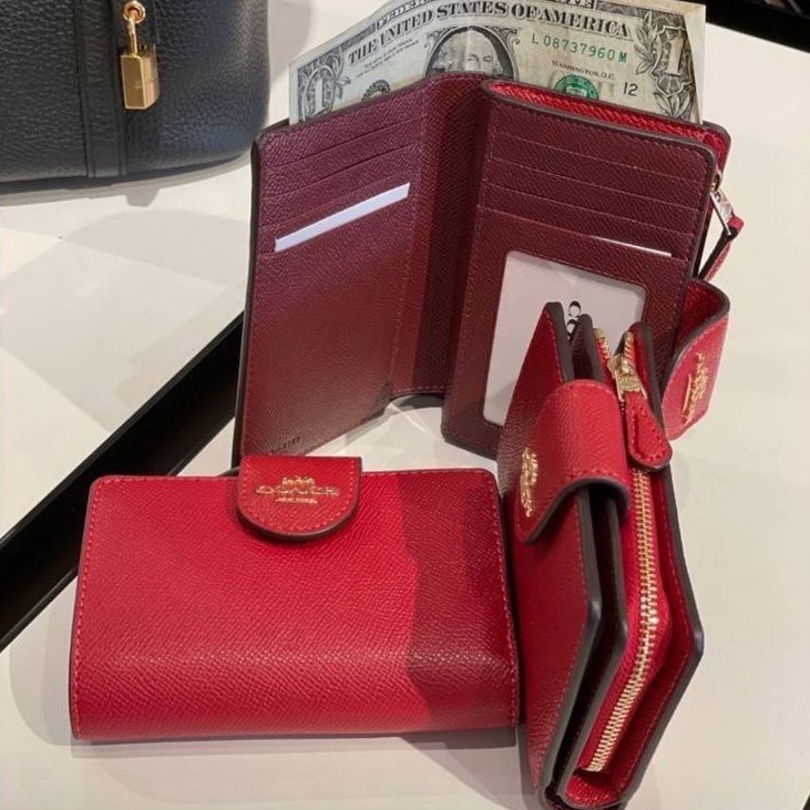 สด-ผ่อน-กระเป๋าสตางค์-ใบกลาง-สีแดง-true-red-miami-red-6390-medium-corner-zip-wallet