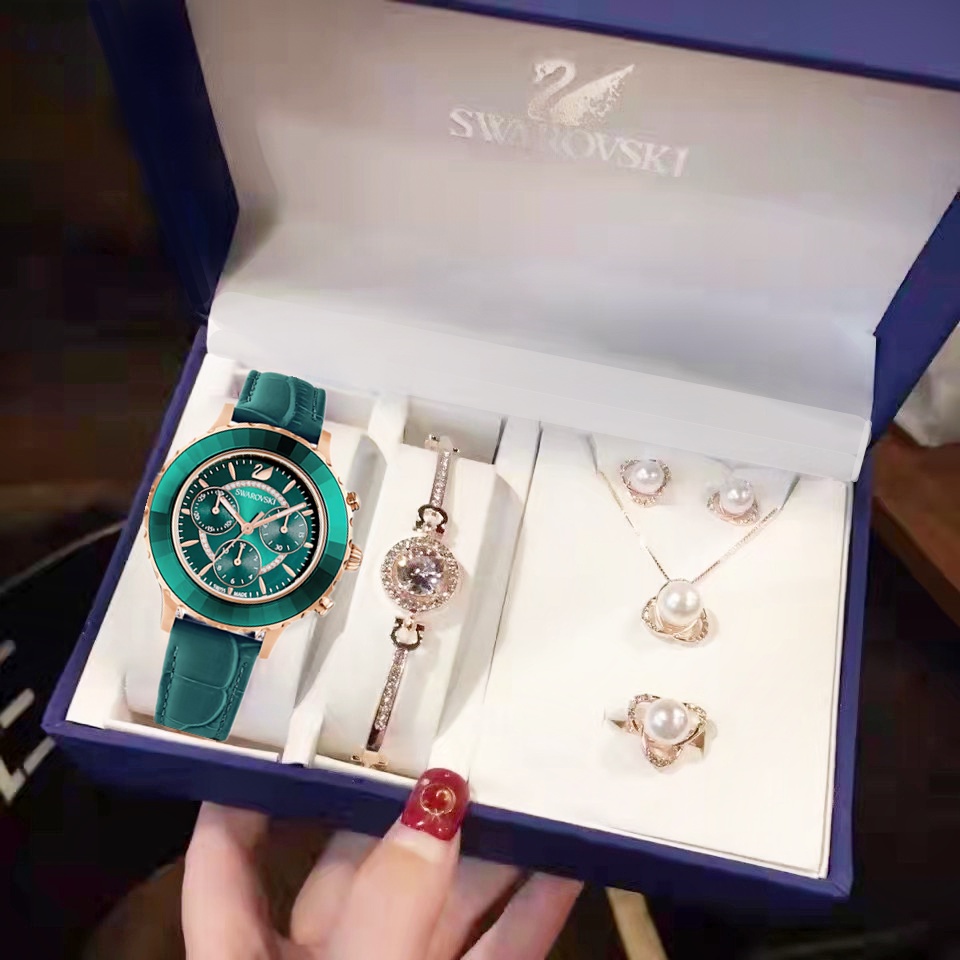 ภาพสินค้านาฬิกา S-warovski watches, necklaces, bracelets, rings, earrings เซต5ชิ้น มีให้เลือกหลายแบบ มีกล่องแบนด์ พร้อมถุงแบนด์ จากร้าน supakite999 บน Shopee ภาพที่ 3