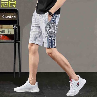 ภาพหน้าปกสินค้ากางเกงขาสั้นผู้ชายฤดูร้อนบางหลวมตรงกางเกงกีฬาลำลองสไตล์เกาหลี ซึ่งคุณอาจชอบสินค้านี้