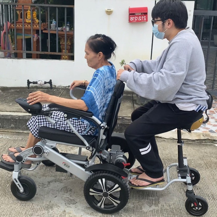 รถเข็นไฟฟ้า-wheelchair-วีลแชร์-รถเข็นผู้ป่วย-รถเข็นผู้สูงอายุไฟฟ้า-เก้าอี้เข็นไฟฟ้า-เก้าอี้เสริมด้านหลัง
