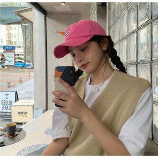 ภาพขนาดย่อของภาพหน้าปกสินค้าพร้อมส่ง 7 สี หมวกแก๊ปสีสันสดใสสไตล์เกาหลี หมวกเบสบอล หมวก cap เกาหลี จากร้าน pinkostore1990 บน Shopee ภาพที่ 1