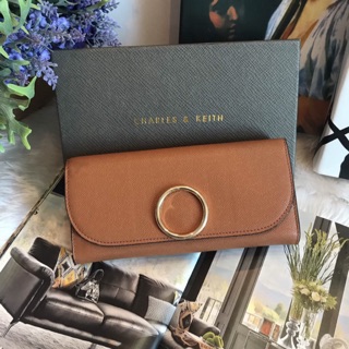 CHARLES &amp; KEITH CIRCULAR BUCKET WALLET แท้Outlet