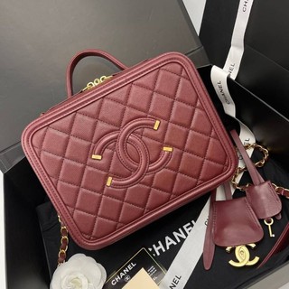 กระเป๋า​สะพาย​ข้าง​ Chanel