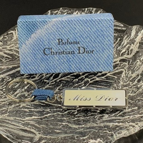 christian-dior-parfums-miss-dior-keychain