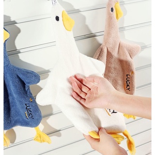 ภาพหน้าปกสินค้าผ้าเช็ดมือ (รูปไก่ เป็ด) ผ้าขนหนูนุ่มดูดซับน้ําลายการ์ตูนเป็ดแบบแขวน ที่เกี่ยวข้อง