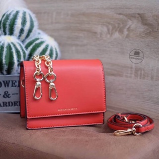 charles & keith สีแดง