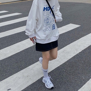 สไตล์เกาหลีใหม่เสื้อแขนยาวสีขาวพอดีหลวมพร้อมขนาดด้านบนสำหรับผู้หญิง