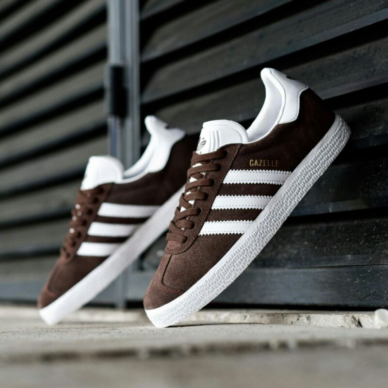 รองเท้าผ้าใบ-adidas-gazelle-สีน้ําตาลขาว