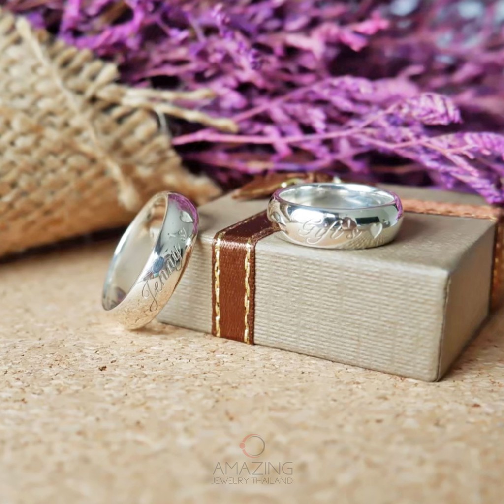 แหวนสลักชื่อ-แหวนเงินแท้-92-5-หน้าโค้ง-6-mm-อักษร-ขาวพ่นทราย-แหวนคู่รัก-แหวนแทนใจ-แหวนแฟชั่น-แหวนน่ารัก-ของขวัญ