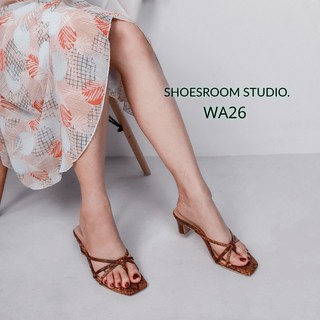 WA26 รองเท้าส้นเหลี่ยมแบบคีบโป้ง งานลายหนังงูสุดเก๋