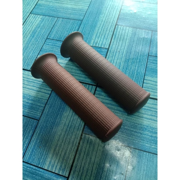 brown-handle-grip-set-best-seller-for-honda-dream-ca77-ca72-c77-c72-ปลอกแฮนด์-สีน้ำตาล-สินค้าคุณภาพดี