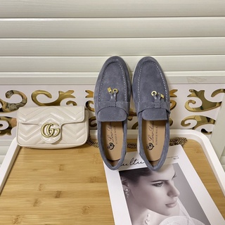 ภาพหน้าปกสินค้าใหม่ รองเท้าโลฟเฟอร์ รองเท้าหนัง สลิปออน ส้นแบน สีเทา แฟชั่นสําหรับผู้ชาย ผู้หญิง ที่เกี่ยวข้อง