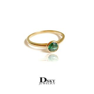 แหวนเงินแท้925 ชุบทอง แหวนวันเกิด แหวนแฟชั่น แหวนเสริมโชค ฝังมรกต(Emerald) ชุบทอง เหมาะสำหรับคนที่เกิดวันพุธค่ะ