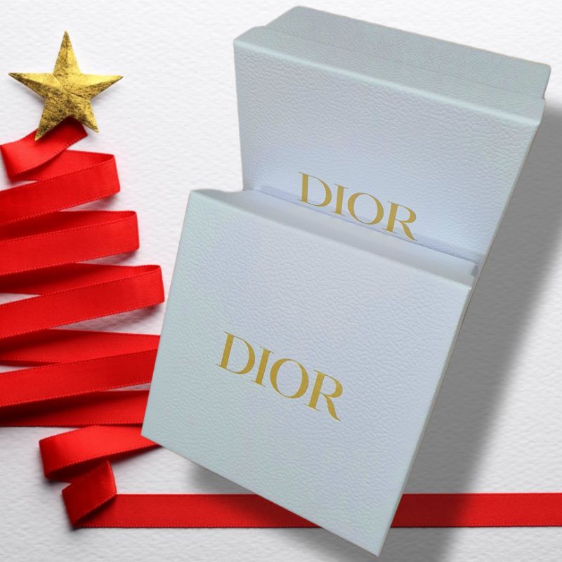 กล่องใส่ของขวัญ-dior-โลโก้ทอง