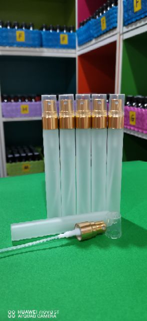 ขวดสเปรย์ปากกาขุ่นฝาทองขนาด-10-ml