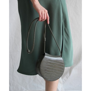 Aliotte - Circle Leather Bag กระเป๋าสะพายครึ่งวงกลม