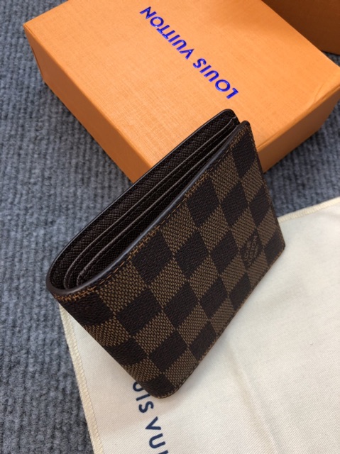 louis-vuitton-multiple-wallet