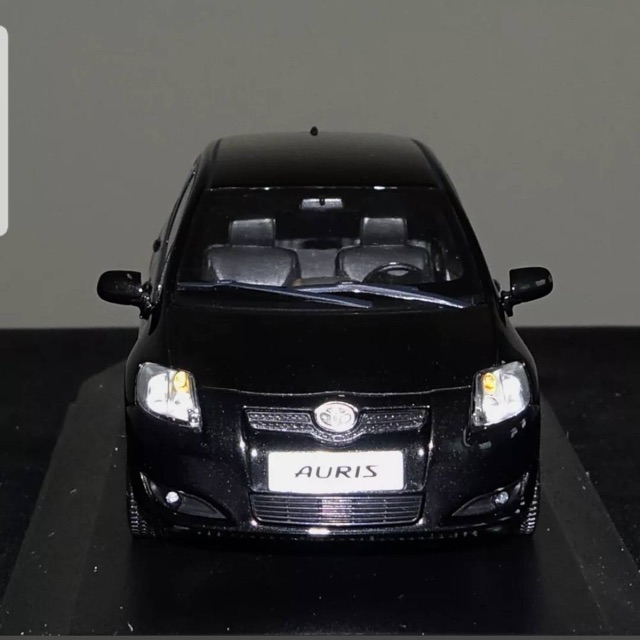 โมเดลรถ ORIGINAL BLACK TOYOTA AURIS STREET CAR MODEL 2008