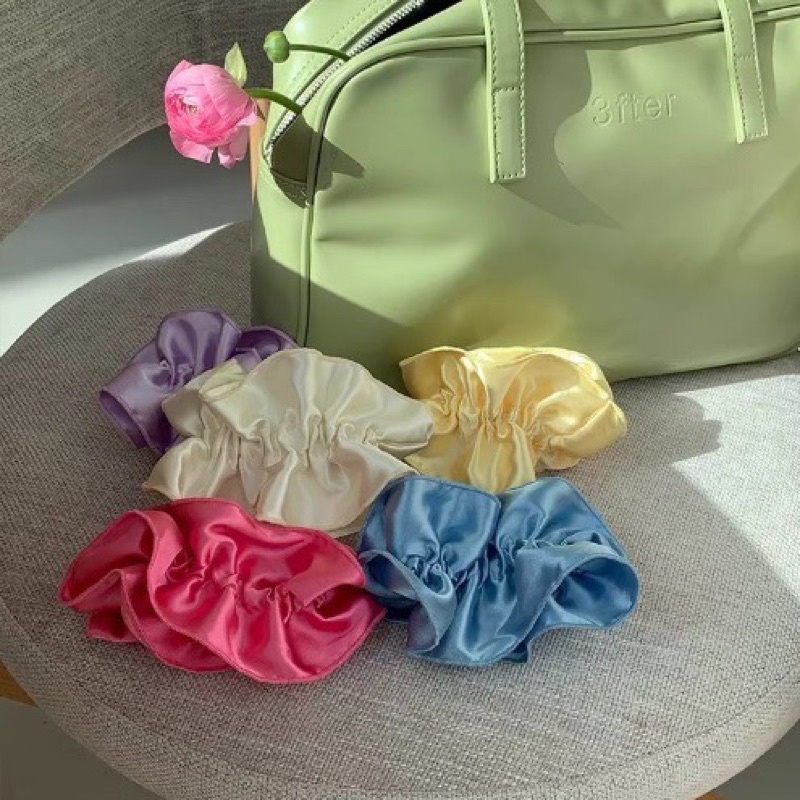 blinkgirlofficial-scrunchie-ยางรัดผมผ้าซาตินดีไซน์เก๋ๆ-อันใหญ่เลยน้า-ขนาด-13-14cm-พร้อมส่งจ้า