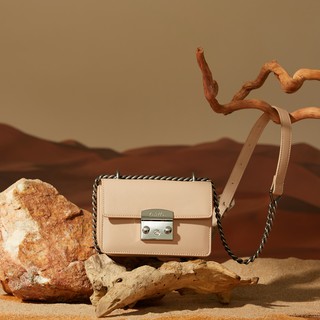 สินค้า Labella - Luna Sand กระเป๋าสะพายสายโซ่ สีเเซน