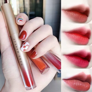 ภาพหน้าปกสินค้า(พร้อมส่ง)ลิปสติกเนื้อแมทกำมะหยี่กันน้ำและติดทนนานลิปกลอส 6 สีให้ความชุ่มชื้นยาวนานลิปสติกนักเรียนVelvet matte lipstick lipstick waterproof and long-lasting 6-color lip gloss moisturizing long-lasting lipstick schoolgirl ที่เกี่ยวข้อง