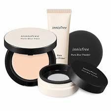 แป้งฝุ่นเน้นเบลอรูขุมขนกว้างและควบคุมความมัน-เหมาะกับผิวมัน-innisfree-pore-blur-powder