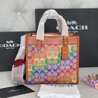 🎀 (สด-ผ่อน) C5142 Coach Field Tote 22 In Rainbow Signature Canvas