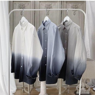 ภาพขนาดย่อของสินค้าเสื้อ เสื้อเชิ้ต oversize xl xxl 2xl 3xl  สไตล์ฮ่องกงเสื้อไล่ระดับสีใหม่ฤดูใบไม้ร่วงของผู้ชายสไตล์เกาหลีอินเทรนด์เสื้อ