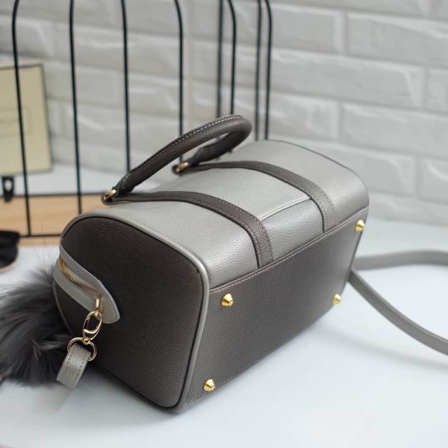 ของแท้-keep-grey-two-tone-leather-pillow-bag-สวย-น่ารัก-ขนาดตอบทุกโจทย์การใช้งาน